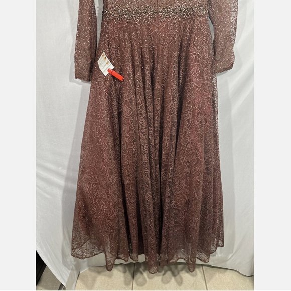 NWT $798 Mac Duggal [‎ 8 ] Embellished Long Sleeve V Neck Gown in Chocolate - Picture 10 of 16